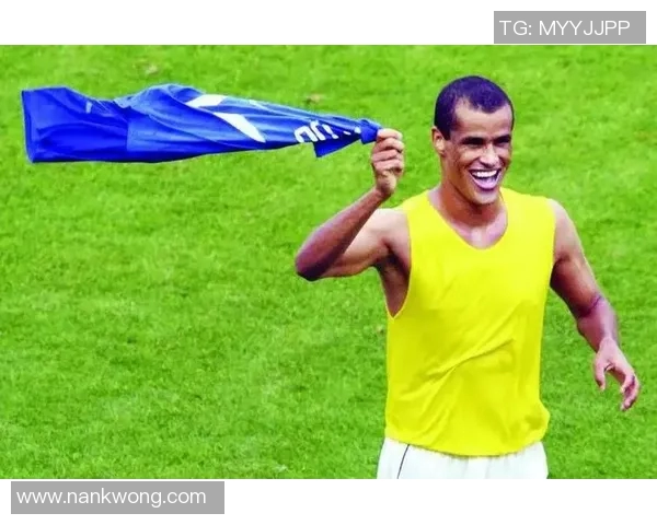 桑维切足球明星的辉煌历程与传奇瞬间解析