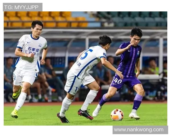 武汉足球队以85分领跑总决赛积分榜展现强大实力和夺冠希望