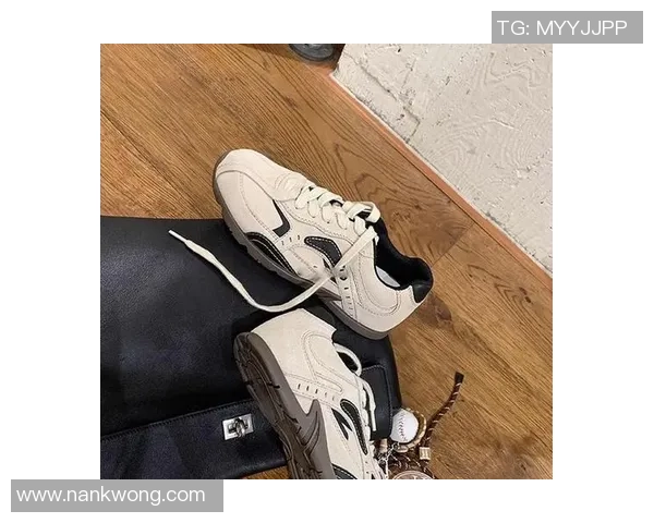 时尚与运动结合足球帆布鞋让你轻松驾驭潮流与舒适的完美体验